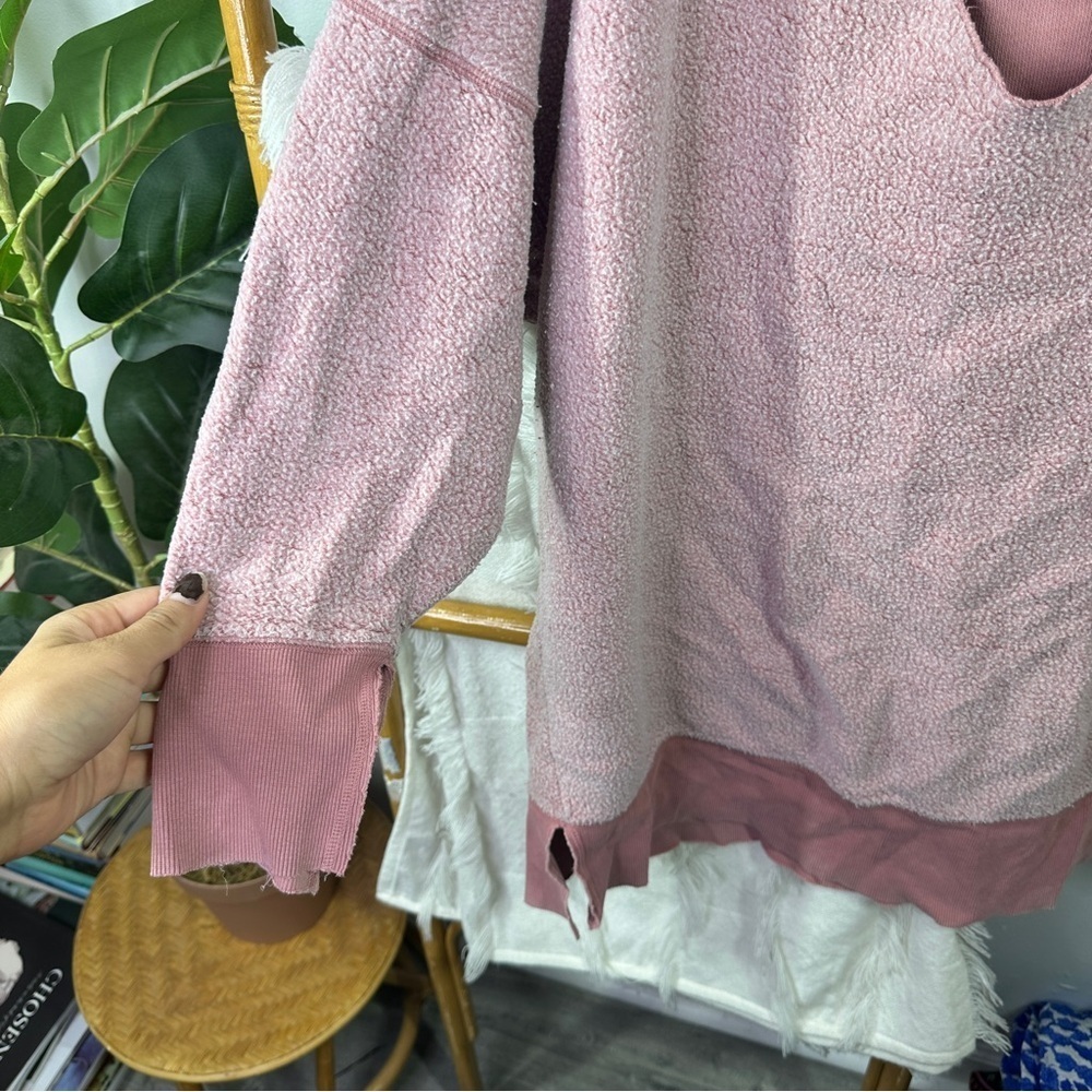 Free People Pink Comfy Oversized Sweatshirt sz S - Picture 3 of 3